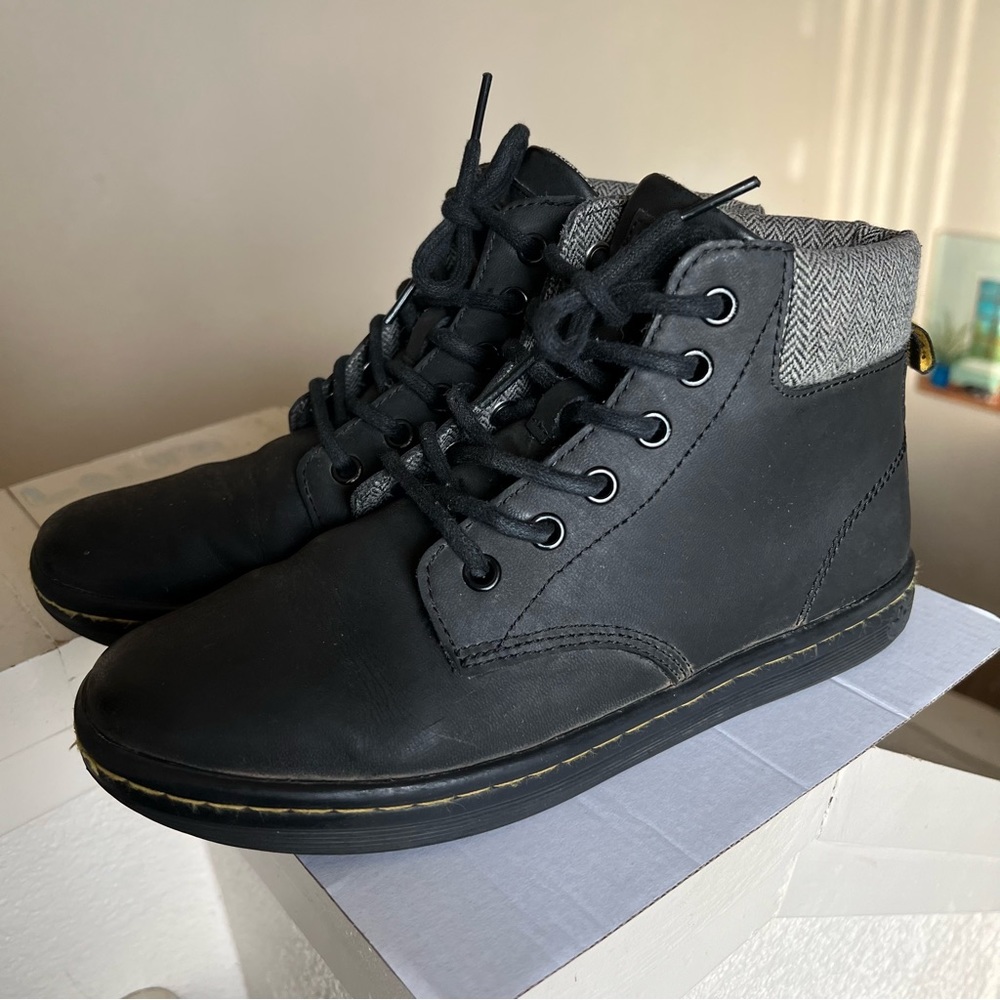 Maelly Dr. Marten black leather booties